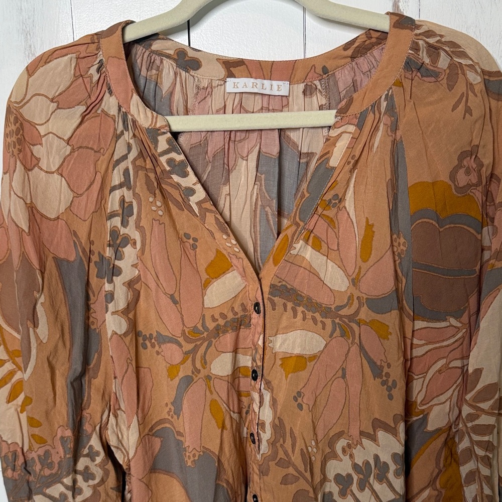 Karlie Tan Floral Button Down Blouse Balloon Sleeves - Picture 2 of 11